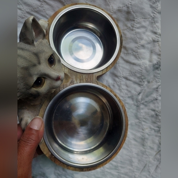 Vintage Kitten Feeding Station - Picture 4 of 11